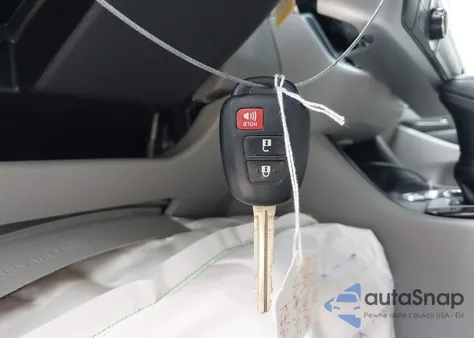 2019 Toyota Highlander Le z USA, uszkodzony, nr VIN 5TDZARFH6KS045045